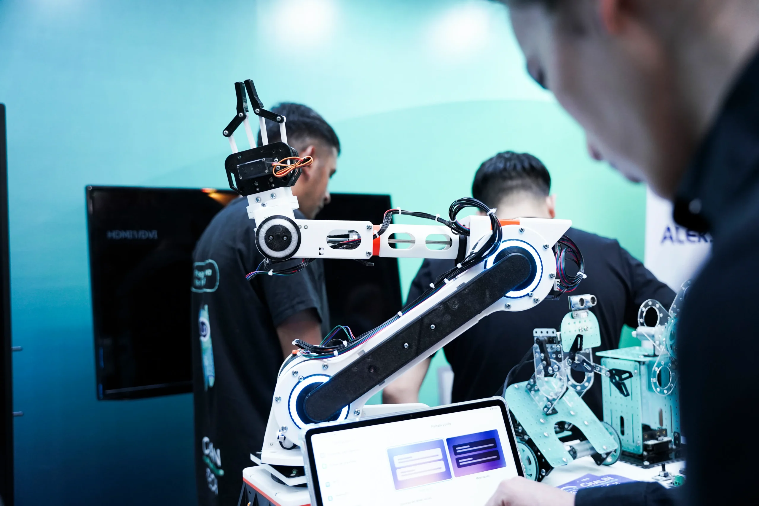 Innova Educa 21 pone en agenda el desafío de educar en la era de la <b>inteligencia artificial</b> thumbnail