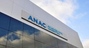 ANAC flexibiliza certificaciones aeronáuticas y habilita permisos provisorios para acelerar el ingreso de operadores