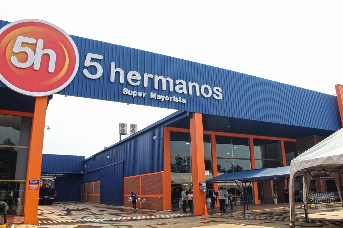 Cinco Hermanos, el gigante mayorista que nació en una verdulería y hoy