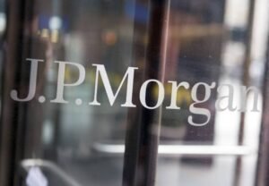 J.P. Morgan advirtió por la fuerte caída de la actividad y recortó su proyección de crecimiento para Argentina
