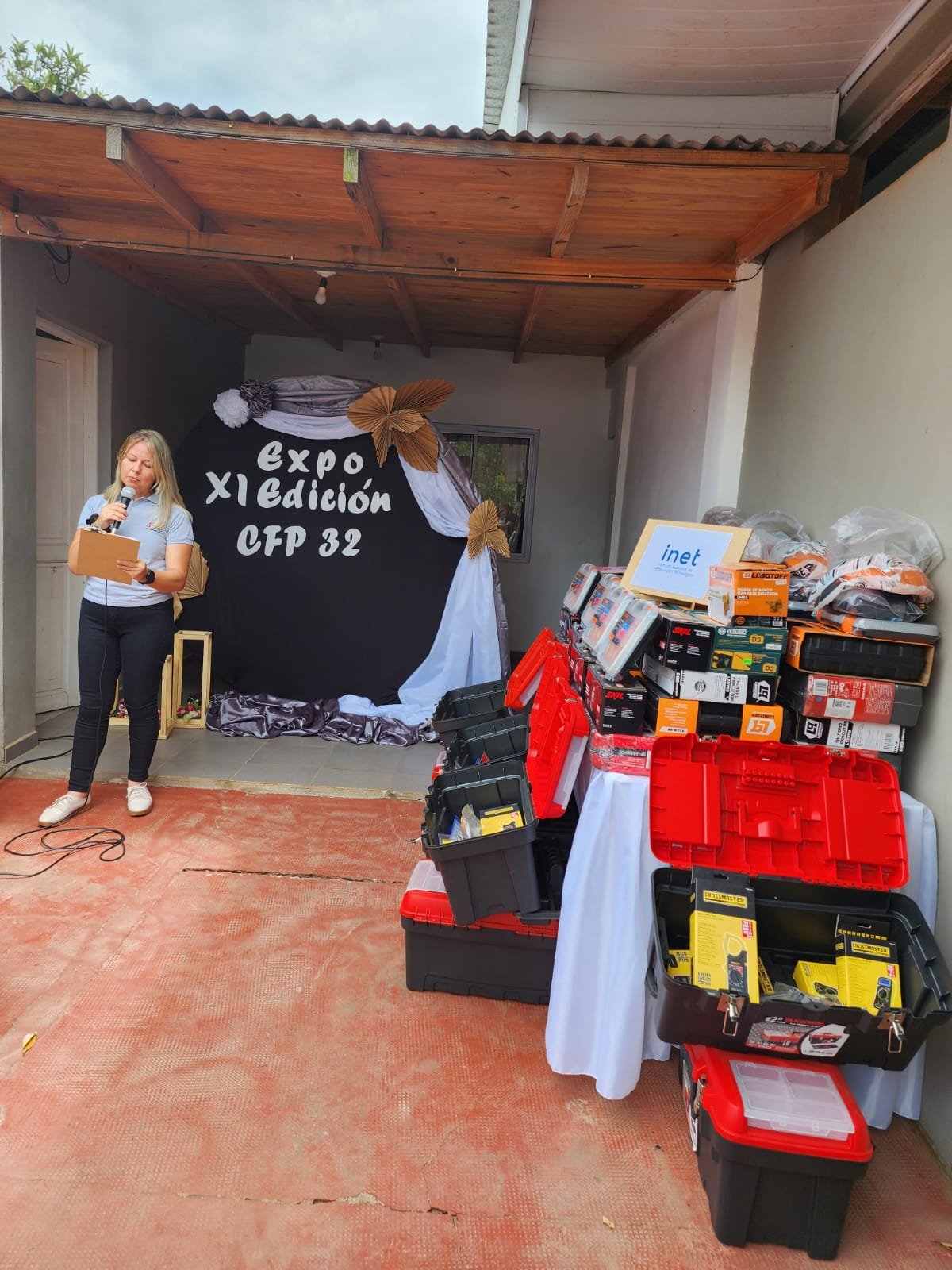 Nueva entrega de equipamiento y fondos para la Educación Técnica en ...