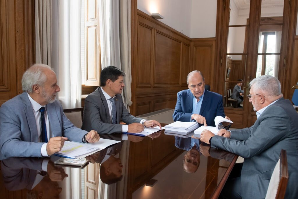 Guillermo Francos junto a Alfredo González, Ricardo Diab y Vicente Lourenzo 