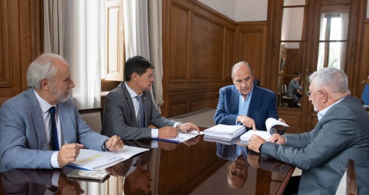 Guillermo Francos junto a Alfredo González, Ricardo Diab y Vicente Lourenzo 