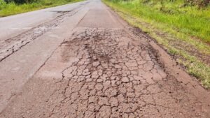 Nación recaudó $1,5 billones para rutas, ejecutó apenas 26% y mantiene más de $1 billón en inversiones financieras