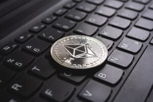 Inversión cripto bajo inflación argentina: 5 herramientas de pronóstico analizadas