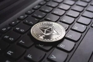 Inversión cripto bajo inflación argentina: 5 herramientas de pronóstico analizadas