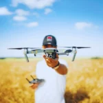 Drones de entrega: los retos legales para ver paquetes volando en ciudades latinas