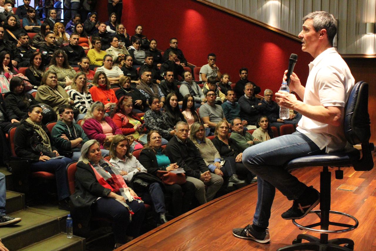 A corazón abierto Guillermo Favale charló con jóvenes sobre su ...