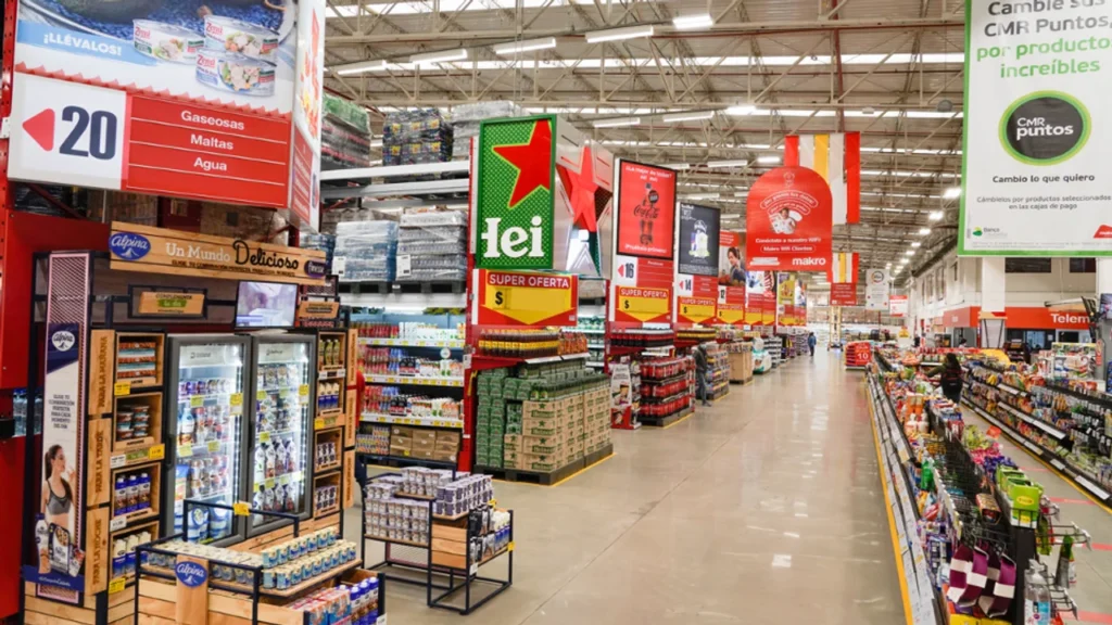 Mucha mercadería, pocos compradores, el mercado parece no dar lugar a tanta competencia mayorista - Fotografía: Redes.