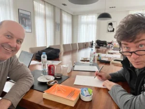 Desalojos exprés y flexibilización ambiental: la otra cara de la Ley de Inviolabilidad de la Propiedad Privada