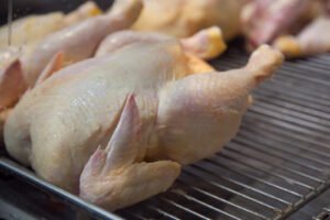 Por primera vez, los argentinos comen más pollo que carne vacuna: el impacto de los precios