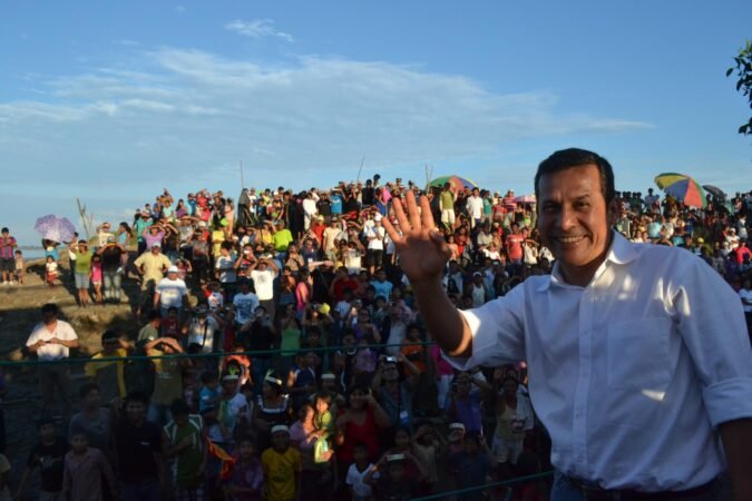 Ollanta Humala Tasso, quien llegó a la presidencia luego de vencer a Keiko Fujimori en la segunda vuelta de 2011 fue el último presidente en completar su mandato, en 2016.