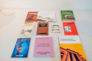 Conociendo a los autores misioneros que irán a la FIDL