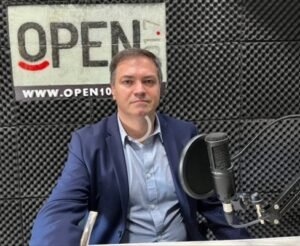 Schwarz: “La economía crece, pero la brecha entre sectores se profundiza”