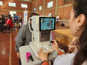 En Hipólito Yrigoyen, Mirar Mejor atendió a decenas de vecinos y recetó anteojos