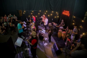 Vibrass regresa a Posadas con el ritmo arrollador de “El Combo Pachanguero”