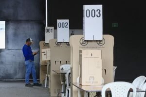 Los colombianos, listos para ir a las urnas y votar por el sucesor del presidente Petro
