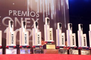 Distinguen a cuatro juristas cordobeses con el diploma al mérito de los premios Konex