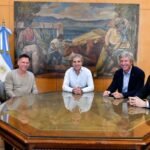 Caputo acelera vínculos con Silicon Valley y Chevron mientras el Gobierno busca consolidar inversiones bajo el RIGI