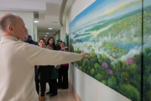 Hiperrealismo en Cámara: Alberto Mathot expone su obra en la Legislatura misionera