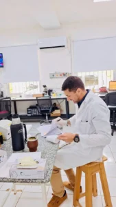 15 de junio, Día del Bioquímico: “Detrás de cada resultado de laboratorio hay un equipo comprometido con la salud de las personas”