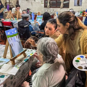 Arte y compañía para los adultos mayores del Hogar San Ramón