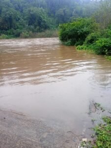Cerraron el acceso al parque provincial Moconá por la crecida del arroyo Yabotí