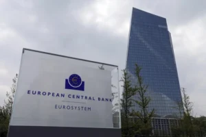 El BCE sube por primera vez en tres años los tipos de interés por la inflación y los sitúa en el 2,25 %
