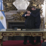 Enriquecimiento ilícito: la Justicia le prohibió a Manuel Adorni que salga de Argentina