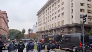 Evacuaron el ministerio de Economía por amenazas de bomba