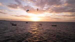 Mientras el invierno domina el sur, Brasil se convierte en el gran escenario del kitesurf y las vacaciones al sol