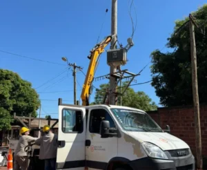 Arranca obra integral para regularizar la distribución eléctrica en Puerto Iguazú