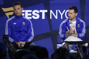 “La selección argentina juega por su gente”, dice Scaloni antes de la final