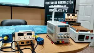 Misiones capacita en reparación de celulares y apunta a oficios con salida laboral rápida