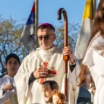 San Cayetano: ante miles de fieles, Martínez advirtió que “una economía donde la gente no está, no sirve”