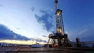 Petróleo y tasas, el doble shock que vuelve a tensionar a la economía global