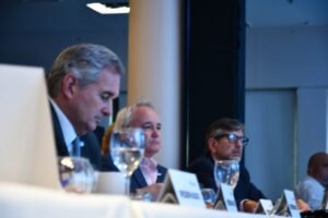 Quirno prometió abrir el 80% del comercio mundial y presentó a Malvinas como una batalla económica