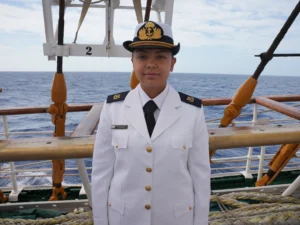 De Posadas al mar: la historia de Yuriko Marín a bordo de la fragata Libertad