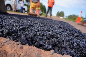 Vialidad de Misiones probó y capacitó a sus equipos en el uso de asfalto en frío