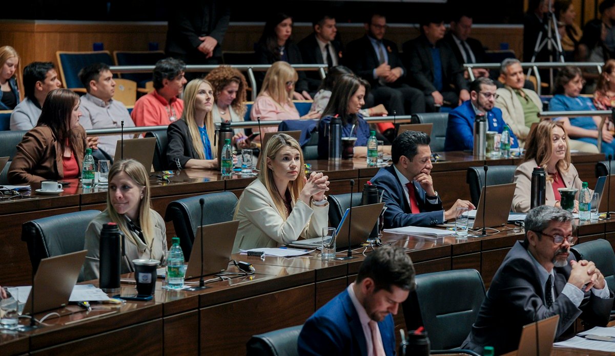 Embestida opositora por la reforma electoral: piden eliminar los lemas y el debate queda en comisiones