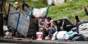 La pobreza subió al 32,3% por el alza de los alimentos, la caída de los ingresos y el desempleo