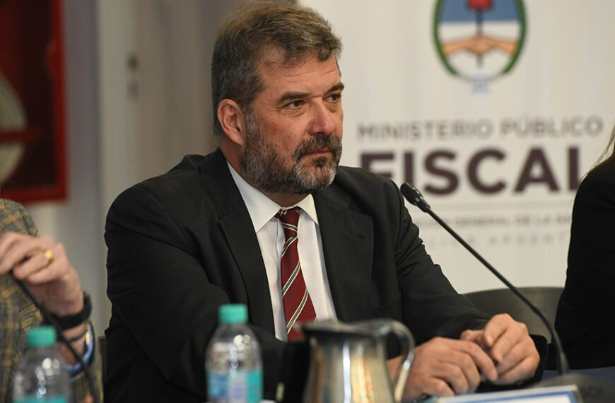 Crece el cuestionamiento público contra el fiscal Fernando Arrigo