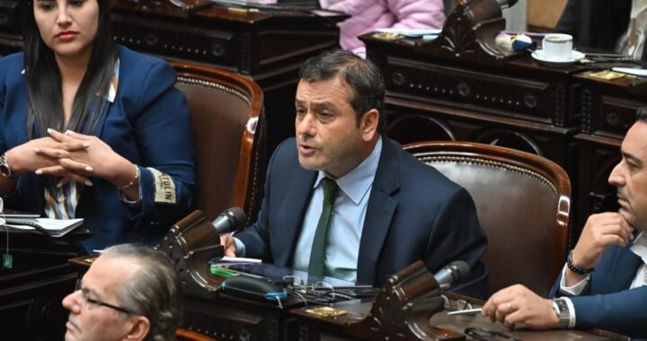 Oscar Herrera Ahuad fue clave para alcanzar el consenso en la nueva ley. Foto Gustavo Molfino.