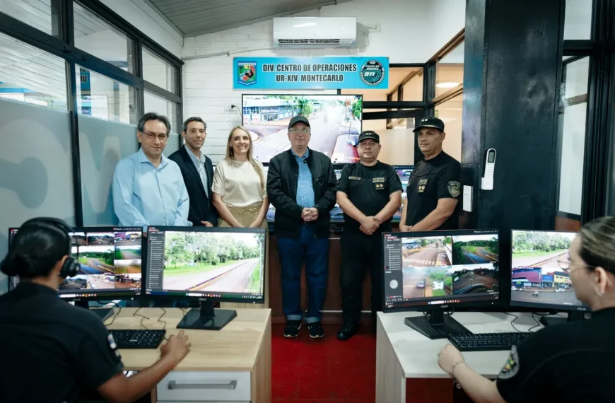Passalacqua visitó el nuevo Centro de Seguridad Urbana de Montecarlo, que incorporó una red de 20 cámaras de videovigilancia